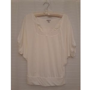 Old Navy white top with delicate crochet detail